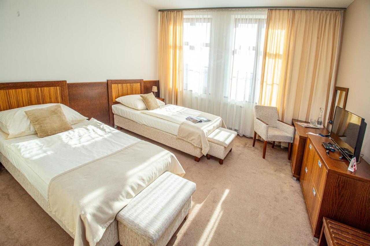 Hotel Academic Zvolen Exteriör bild